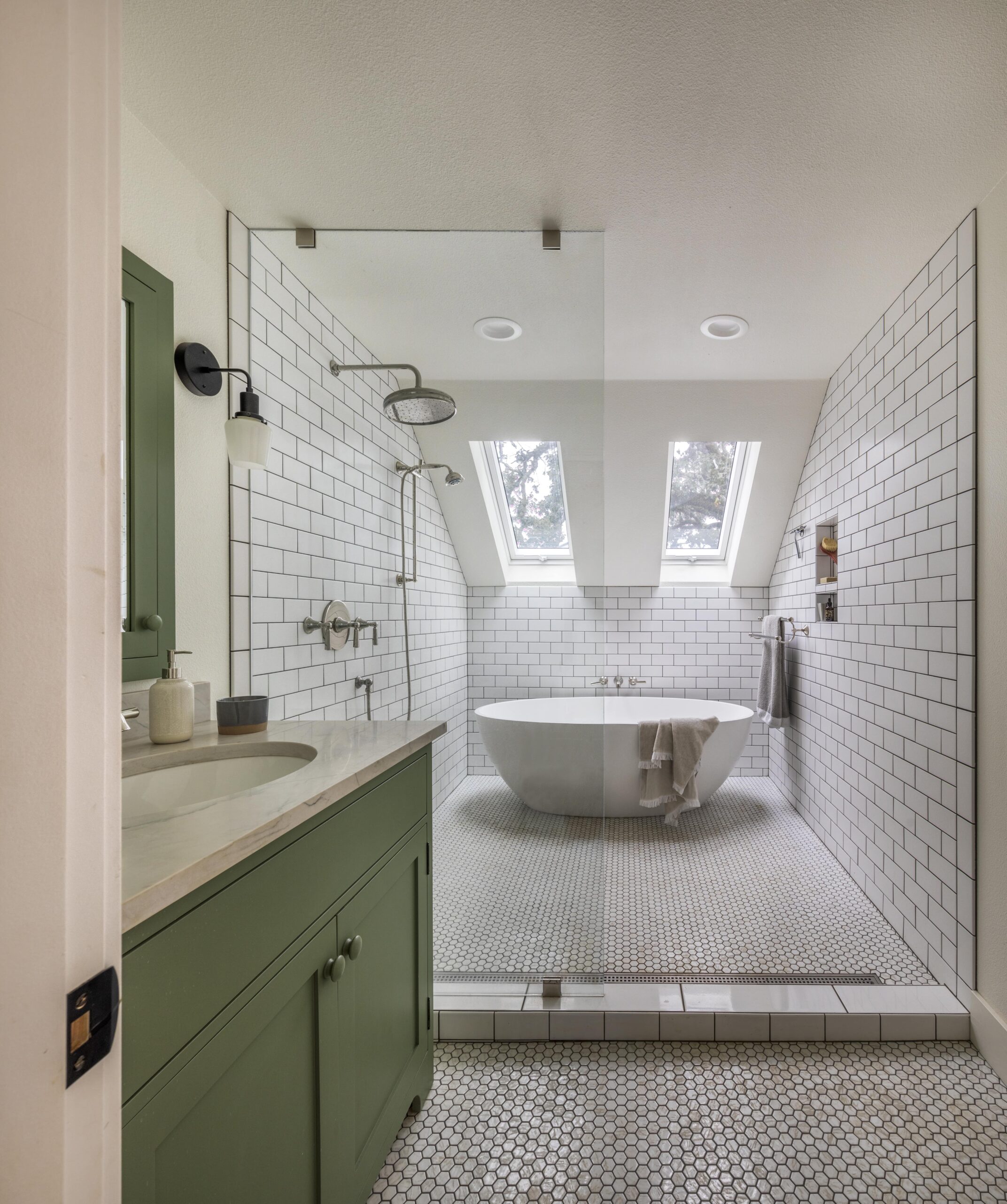 Bathroom Remodeling: To Tub or Not to Tub?